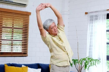 Gentle Shoulder Stretches for Rheumatoid Arthritis Morning Pain Relief