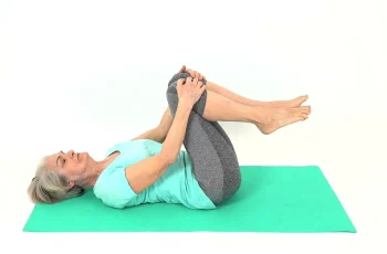 Upper Back Stretches to Relieve Morning Stiffness from RA